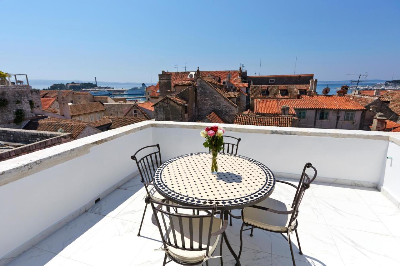 Camera Familiare Deluxe con Balcone e Vista Mare